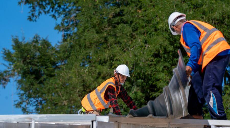 Expert top industrial roofings services in English, IN
